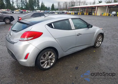 2017 Hyundai Veloster z USA, uszkodzony, nr VIN KMHTC6AD0HU305071